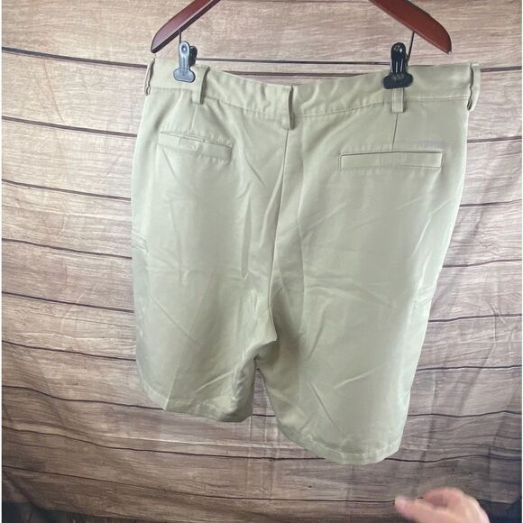 Mens size 40 golf shorts by Izod - Picture 4 of 7